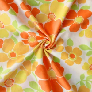 Tissu - Coton - Fond blanc avec des fleurs oranges et jaunes - 152 cm * 190 cm